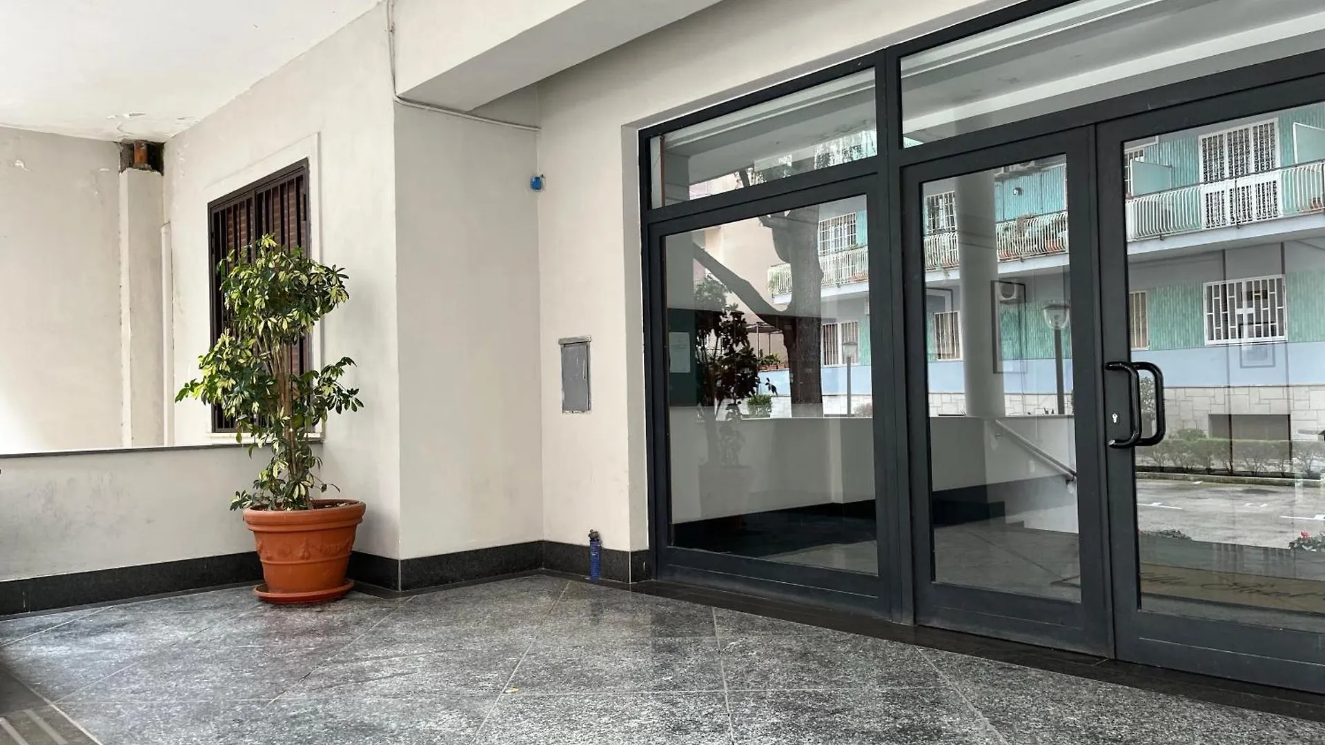 B&B Villa Sant'Elmo Con Parcheggio Interno Neapol